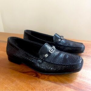 Stuart Weitzman Black Leather Snakeskin Square Toe Loafers Onyx Silver Buckle 7